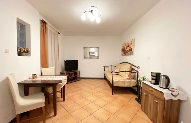 Apt Lavender on Nincevica St-1 BR Apt - Photo 15