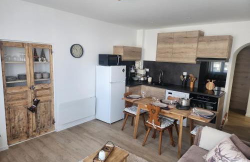 La Marmotte- Charme montagnard en centre ville et station à proximité - Foto 6