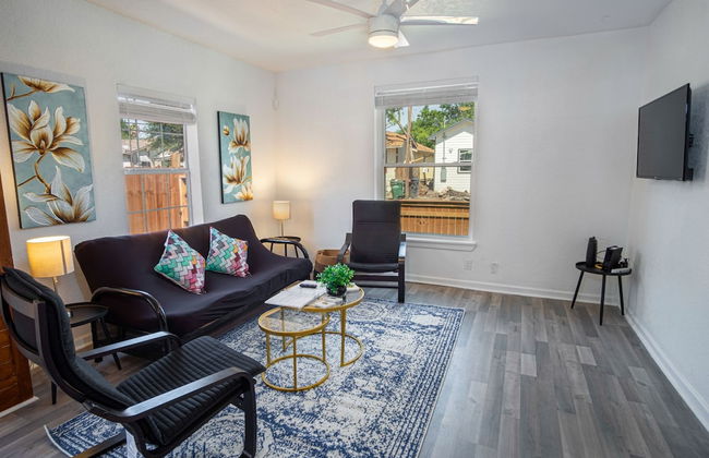 Charming 4br/2ba Only 5 Mins Downtown & Riverwalk - Photo 14