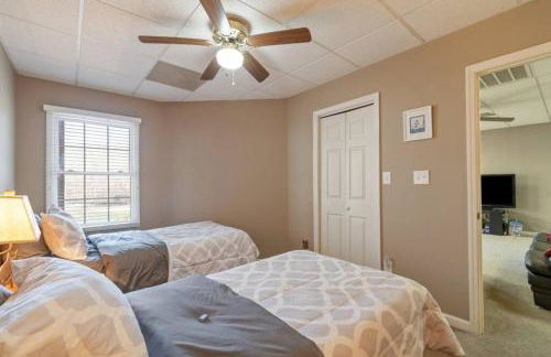 Lakeside Haven Dock/Slip Fire Pit Game Room Kayaks - Foto 30