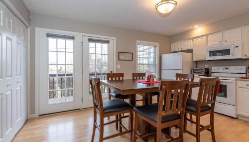 Hoosier Happiness, Too! 3 Bedroom Suites Near IU & Downtown - Foto 4, stove, pet friendly