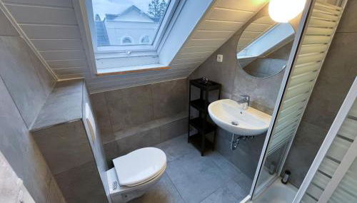 Modernes Apartment mit 2 Schlafzimmern und Privatparkplatz nahe Innenstadt - Foto 2