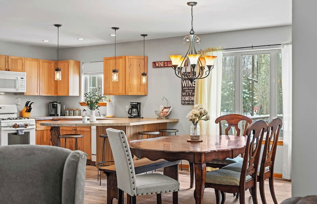 Mountain Hideout by Avantstay Game Room + Deck - Foto 40