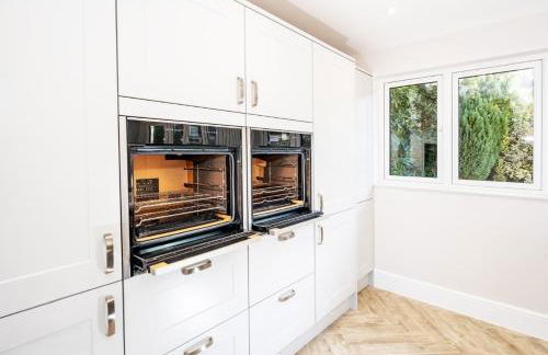 NEW! Stunning & Huge 5BR with Parking & Garden - Perfect for Families & Groups! Excellent Location - Foto 17