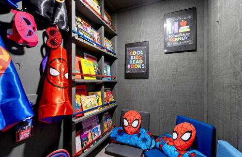 SpiderMan in SNP~FamilyGetaway~Arcade~HotTub~ESVE - Foto 60