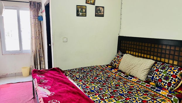 Crown Apartment E11 - Foto 2, Habitación