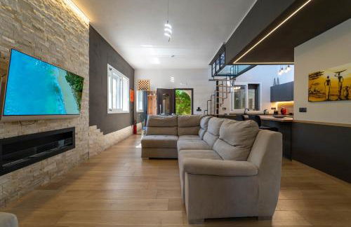 Villa Tea con piscina a pochi passi dal mare - Photo 8