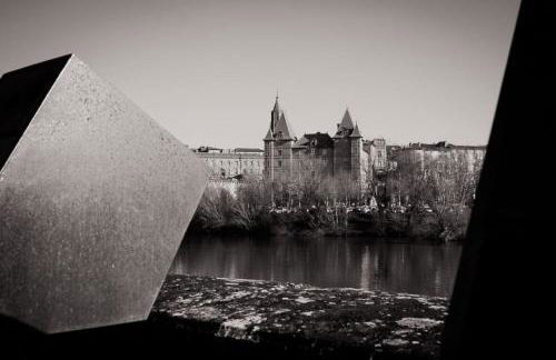 room five - parking, balnéothérapie, place nationale, un havre de paix - Foto 63