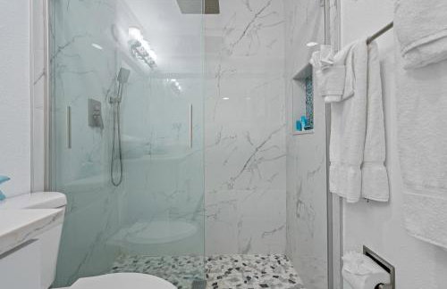 Sunset Paradise - Find yourself in Tampa - Photo 24