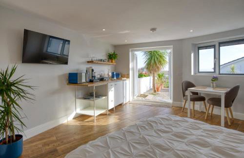 Pebbles - A relaxing King Studio - Foto 1