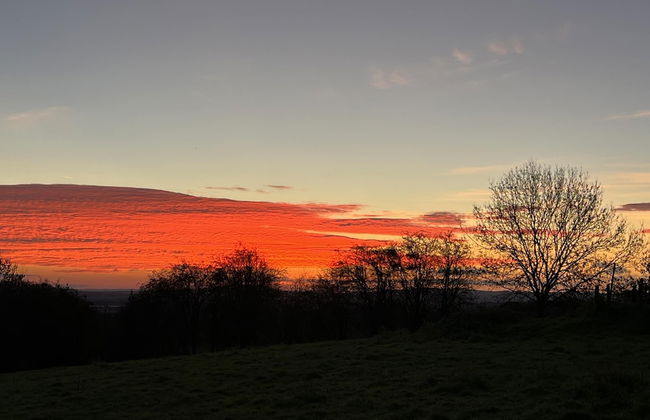 Luxury Shepherd's Hut Style Cabin With Views - Photo 8