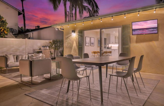 Designer Coastal Paradise w Pool - Steps to Beach - Foto 19