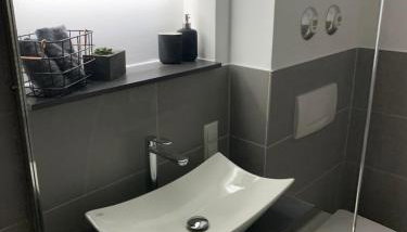 Renovated, cozy 1-room apartment with balcony - Foto 3