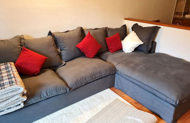 Apartment With Balcony and Mountain Views - Photo 9