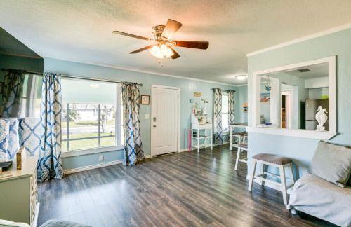 2 Mi to Redfish Bay Aransas Pass Home with Fire Pit - Foto 6