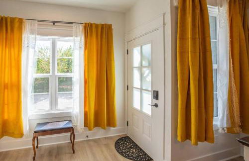 Cozy Townhouse Close to Downtown - Foto 21