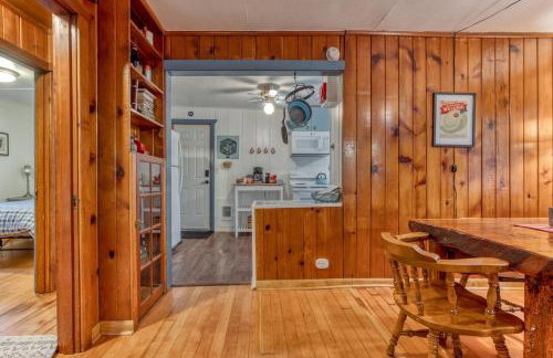 Springbrook · Cozy 2BR Mt. Hood Cabin, Fireplace & Retro Kitchen - Foto 21