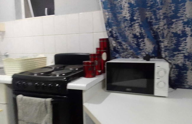 Central Sandton Apartment - Photo 20