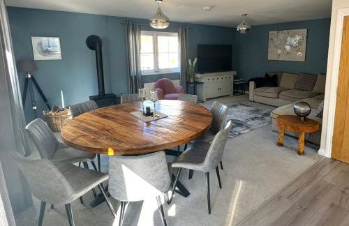 Riverside View - Large, modern 4 bedroom house with hot tub - Foto 3