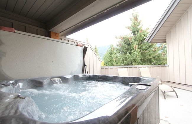 Glacier's Reach by Whistler Retreats - Photo 24