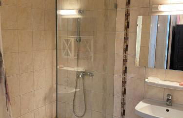 Motel - location studio 4 personnes - Foto 1