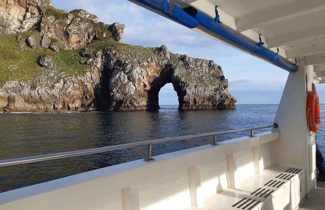 Paseo en barco a San Juan de Gaztelugatxe - Foto 1