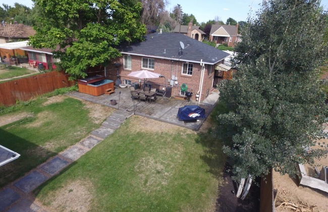 The Retro Escape City Park Hot Tub & Movie Theater - Foto 22