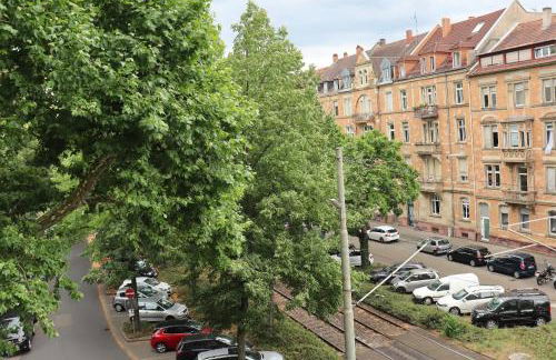 Familienfreundliche geräumige Design-Wohnung mit Balkon im Zentrum - APOLONIAliving - Foto 69