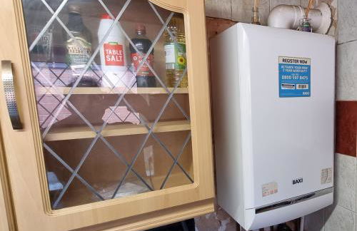 3 Bedroom House Ideal for Work Family Short or Long Term Stays Easy Access to Manchester Oldham Halifax Bury - Foto 11