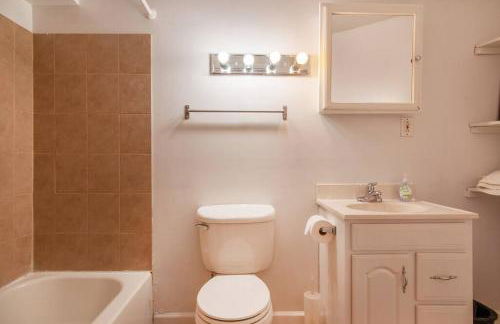 Relaxing, Spacious, Private, Walkable in Petworth! - Foto 10