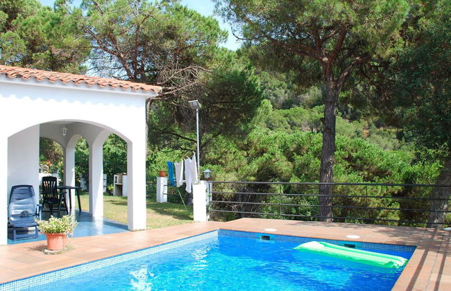 Peaceful Villa in Canyelles With Swimming Pool - Foto 21