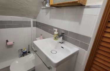 Charmant appartement au cœur du quartier St-Pierre - Foto 8