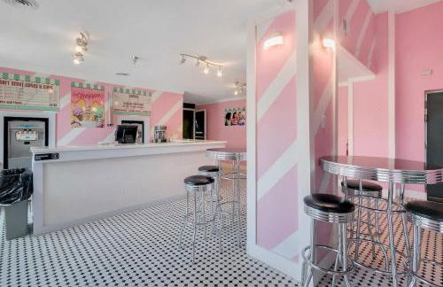 Modern 4BR Home in Regal Palms Resort near Disney - Foto 48