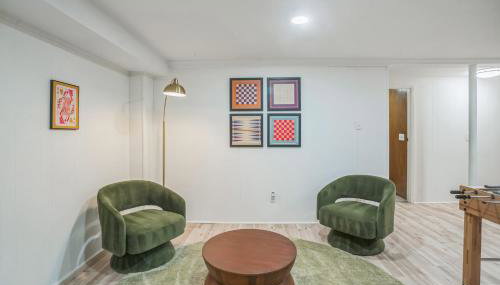 Centrally Located 4BD Home BBQ Downtown Nearby - Foto 4, Game Room