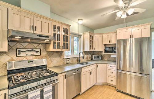 Bayfront Retreat with Game Room and Outdoor Pool! - Foto 7