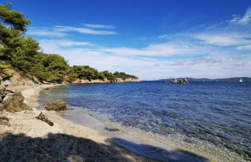 GIEDES Appartement pour 4 personnes avec vue mer face à Porquerolles et piscine situé à Giens - Foto 12