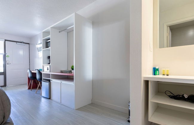 Entire Studio With Free Shuttle to Disney - Foto 23