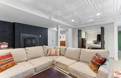 Relaxing River Retreat Near Moms Beach with Patio - Foto 34