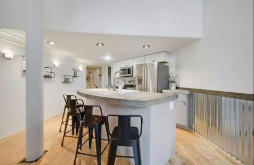 Loft Retreat - King Bed&Balcony - Pet-Friendly 30 - Foto 13