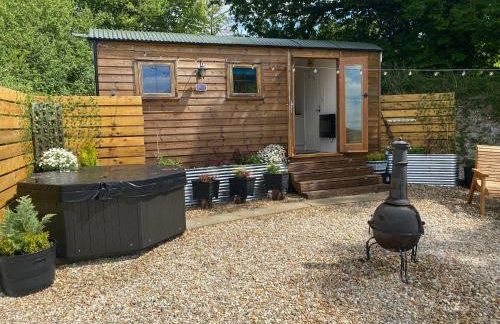 Cosy Shepherds Hut, heating, Hot Tub, WiFi and magnificent view - Foto 11