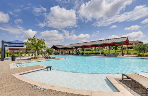 Private Yard and Pool Access Home in Krugerville - Foto 24