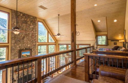 Stunning Mountainside Cabin Rental with a View Nestled in the Heart of the Colorado Rockies - Foto 30