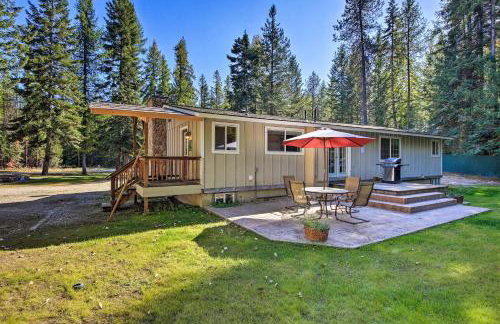 Quaint Priest Lake Cabin with Patio Less Than 1 Mi to Lake! - Foto 2