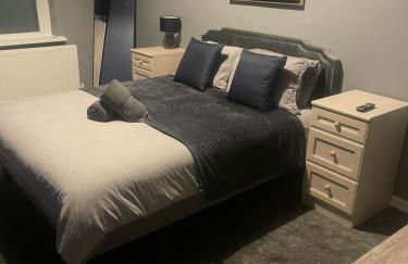 Affordable Luxury 3 Stunning Two Bed Apartment Sunderland close to City centre Hospital Crown Works Studio and Nissan - Foto 27