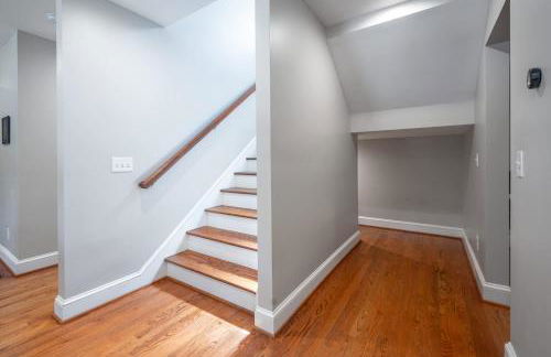 Stylish Durham Retreat - Walkable Sleeps 6 - Foto 21