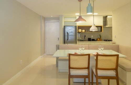 Na Beira da Praia - Conforto e vista privilegiada do 10º andar! - Foto 12