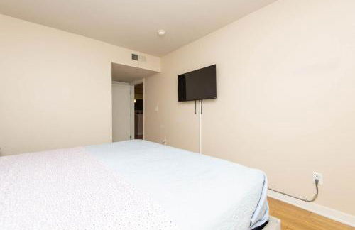 Cozy 2BR Apt in Downtown LA with Pool & Hot Tub - Foto 13