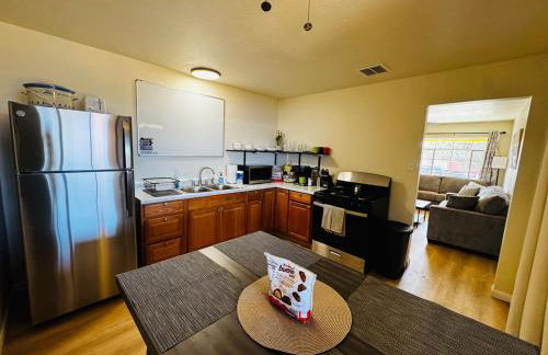 Free Chick-Fil-A & Starbucks! 502 Hideaway! - Foto 3