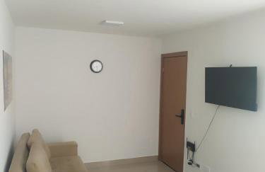 FLAT ACONCHEGANTE poucos min da praia - Foto 51