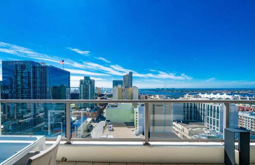 Cityscape Elegance with Water Views - Foto 7